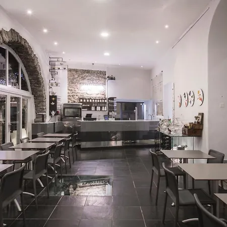 Caffe Dell'arte Boutique Готель Локарно