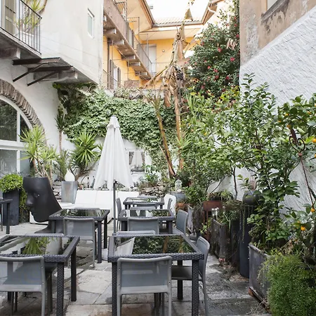 Caffe Dell'arte Boutique 3* Локарно