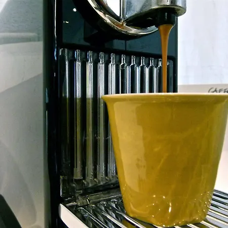 Caffe Dell'arte Boutique Готель Локарно