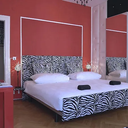 Caffe Dell'arte Boutique Готель 3*